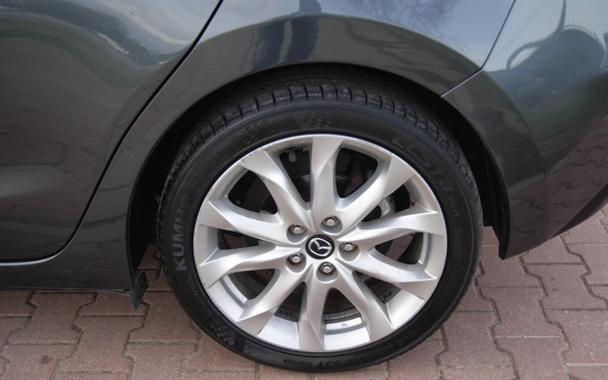 Mazda 3 cena 51900 przebieg: 105000, rok produkcji 2017 z Szczecin małe 781